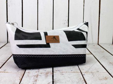 Upcycling Washbag