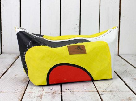 Upcycling Washbag