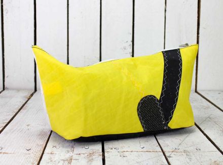 Upcycling Washbag