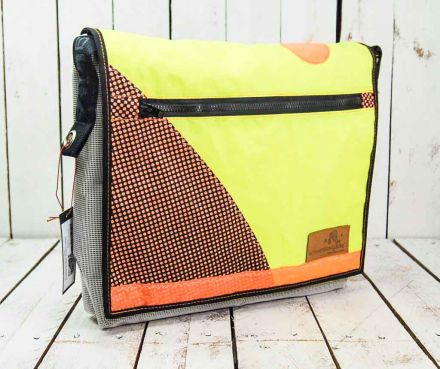 Upcycling Umhängetasche | Großer Bruder